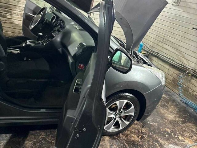 Сірий Пежо 5008, об'ємом двигуна 1.6 л та пробігом 179 тис. км за 6500 $, фото 1 на Automoto.ua