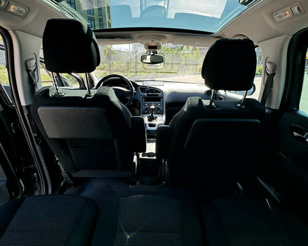 Серый Пежо 5008, объемом двигателя 1.6 л и пробегом 298 тыс. км за 7500 $, фото 15 на Automoto.ua