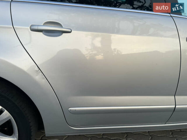 Сірий Пежо 5008, об'ємом двигуна 2 л та пробігом 337 тис. км за 9000 $, фото 32 на Automoto.ua