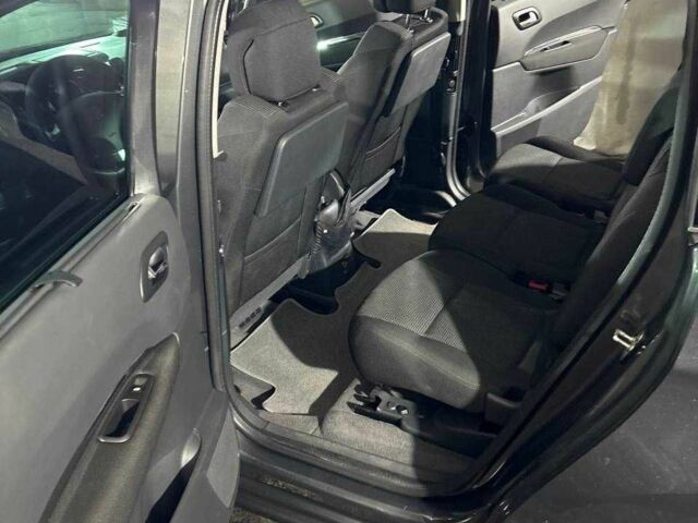 Сірий Пежо 5008, об'ємом двигуна 1.6 л та пробігом 179 тис. км за 6500 $, фото 18 на Automoto.ua