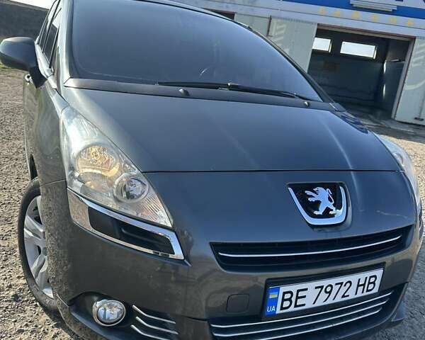 Серый Пежо 5008, объемом двигателя 1.56 л и пробегом 265 тыс. км за 7600 $, фото 3 на Automoto.ua