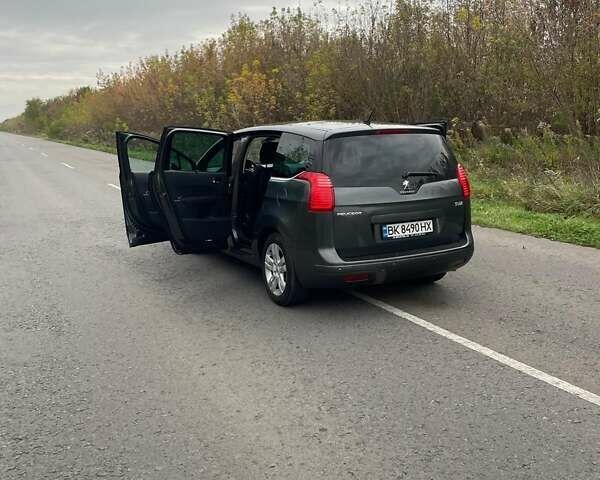 Сірий Пежо 5008, об'ємом двигуна 1.56 л та пробігом 235 тис. км за 7800 $, фото 6 на Automoto.ua