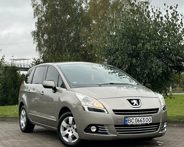 Серый Пежо 5008, объемом двигателя 1.6 л и пробегом 263 тыс. км за 7499 $, фото 1 на Automoto.ua