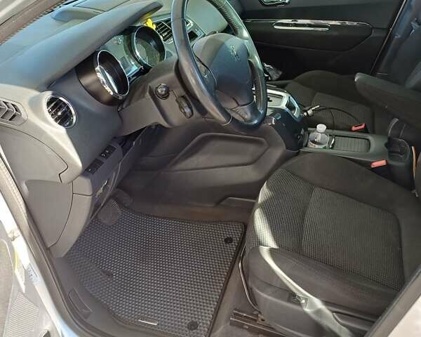 Серый Пежо 5008, объемом двигателя 2 л и пробегом 264 тыс. км за 9900 $, фото 18 на Automoto.ua