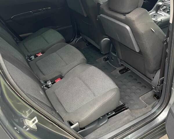 Сірий Пежо 5008, об'ємом двигуна 1.56 л та пробігом 235 тис. км за 7800 $, фото 4 на Automoto.ua