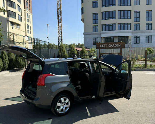 Серый Пежо 5008, объемом двигателя 1.6 л и пробегом 298 тыс. км за 7500 $, фото 9 на Automoto.ua