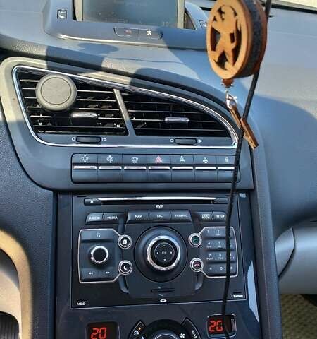 Серый Пежо 5008, объемом двигателя 1.56 л и пробегом 292 тыс. км за 7800 $, фото 41 на Automoto.ua