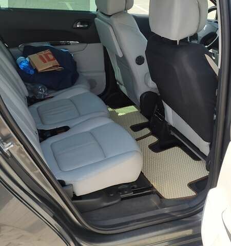 Серый Пежо 5008, объемом двигателя 1.56 л и пробегом 292 тыс. км за 7800 $, фото 34 на Automoto.ua