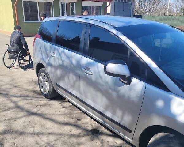 Сірий Пежо 5008, об'ємом двигуна 1.6 л та пробігом 223 тис. км за 7000 $, фото 1 на Automoto.ua