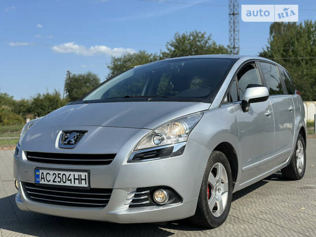 Серый Пежо 5008, объемом двигателя 1.56 л и пробегом 271 тыс. км за 6850 $, фото 1 на Automoto.ua