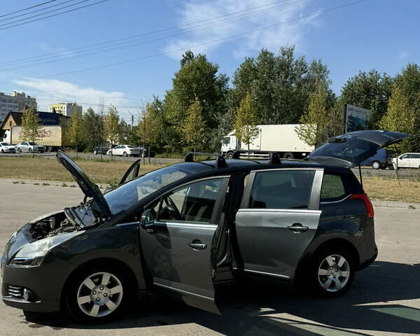 Серый Пежо 5008, объемом двигателя 1.6 л и пробегом 298 тыс. км за 7500 $, фото 10 на Automoto.ua