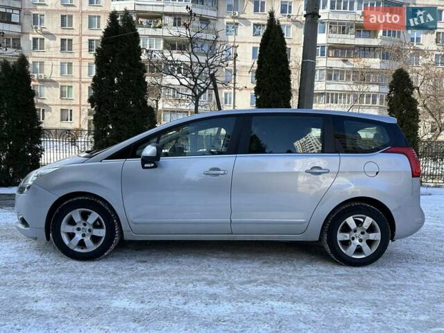 Серый Пежо 5008, объемом двигателя 1.56 л и пробегом 251 тыс. км за 7900 $, фото 7 на Automoto.ua