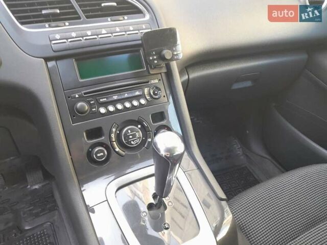 Сірий Пежо 5008, об'ємом двигуна 1.6 л та пробігом 193 тис. км за 7950 $, фото 4 на Automoto.ua