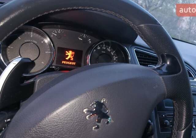 Серый Пежо 5008, объемом двигателя 1.6 л и пробегом 182 тыс. км за 8300 $, фото 5 на Automoto.ua