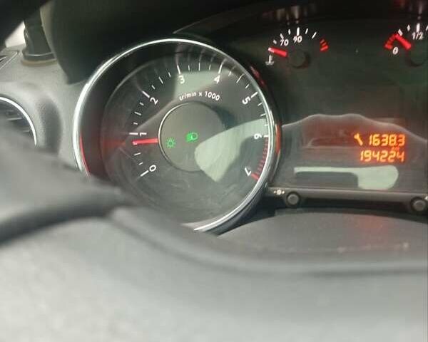 Серый Пежо 5008, объемом двигателя 1.6 л и пробегом 194 тыс. км за 7300 $, фото 32 на Automoto.ua
