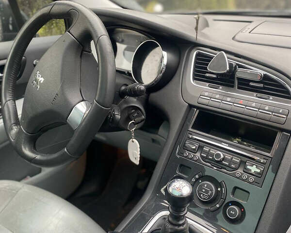 Серый Пежо 5008, объемом двигателя 2 л и пробегом 277 тыс. км за 8700 $, фото 8 на Automoto.ua