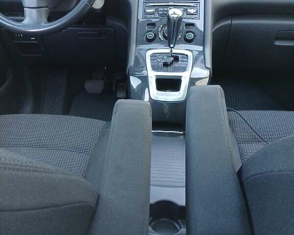 Серый Пежо 5008, объемом двигателя 2 л и пробегом 264 тыс. км за 9900 $, фото 7 на Automoto.ua