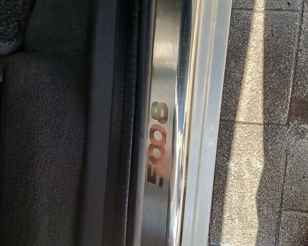 Серый Пежо 5008, объемом двигателя 2 л и пробегом 264 тыс. км за 9900 $, фото 19 на Automoto.ua