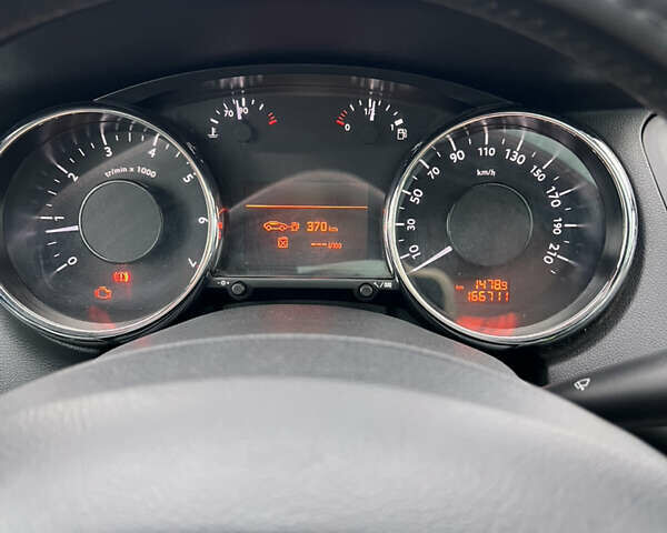 Серый Пежо 5008, объемом двигателя 1.6 л и пробегом 168 тыс. км за 6381 $, фото 4 на Automoto.ua