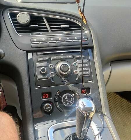 Серый Пежо 5008, объемом двигателя 1.56 л и пробегом 292 тыс. км за 7800 $, фото 43 на Automoto.ua