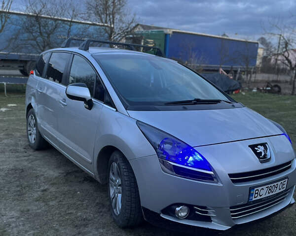 Серый Пежо 5008, объемом двигателя 2 л и пробегом 320 тыс. км за 8000 $, фото 4 на Automoto.ua