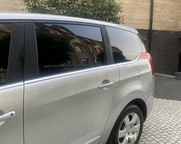 Серый Пежо 5008, объемом двигателя 2 л и пробегом 226 тыс. км за 8790 $, фото 9 на Automoto.ua