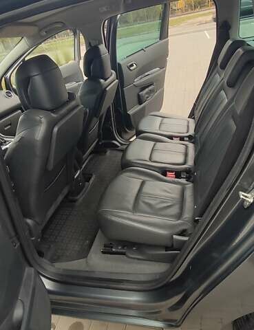 Сірий Пежо 5008, об'ємом двигуна 1.56 л та пробігом 298 тис. км за 10000 $, фото 18 на Automoto.ua