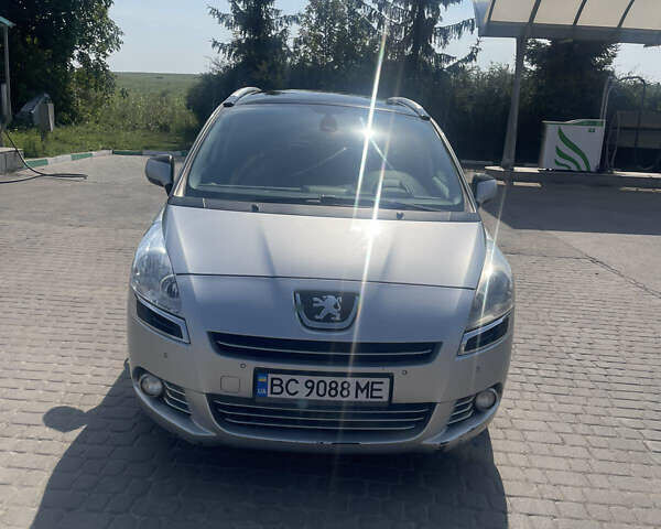 Серый Пежо 5008, объемом двигателя 2 л и пробегом 237 тыс. км за 7499 $, фото 1 на Automoto.ua