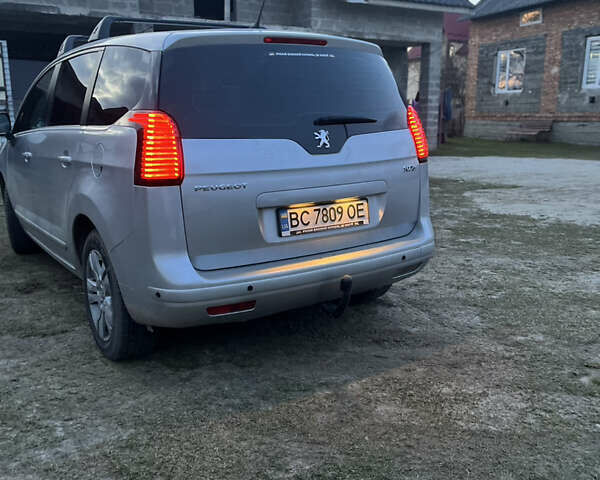 Серый Пежо 5008, объемом двигателя 2 л и пробегом 320 тыс. км за 8000 $, фото 3 на Automoto.ua