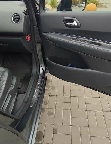 Сірий Пежо 5008, об'ємом двигуна 1.56 л та пробігом 298 тис. км за 10000 $, фото 12 на Automoto.ua