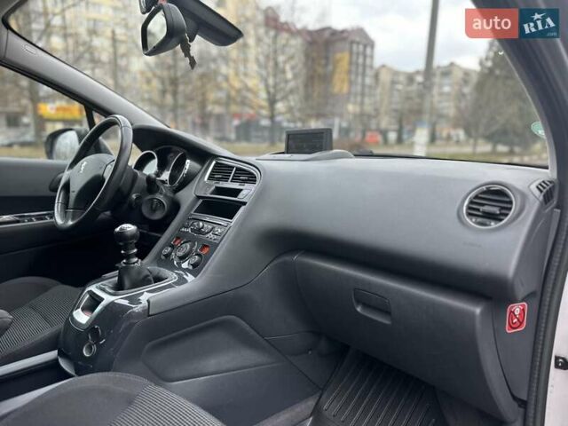 Сірий Пежо 5008, об'ємом двигуна 1.6 л та пробігом 213 тис. км за 6650 $, фото 13 на Automoto.ua