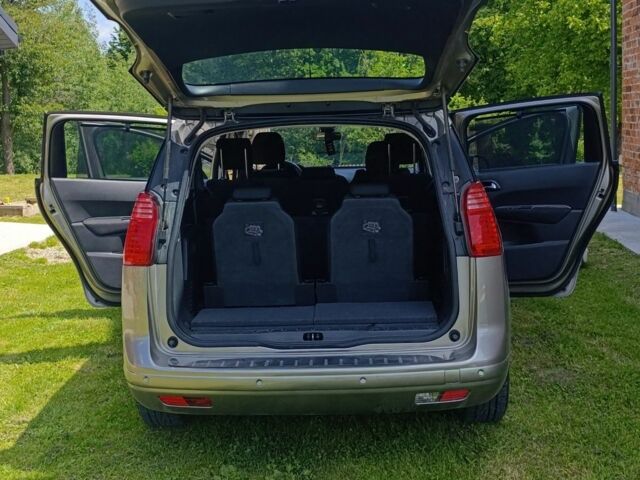 Серый Пежо 5008, объемом двигателя 2 л и пробегом 220 тыс. км за 9300 $, фото 3 на Automoto.ua