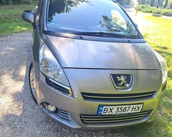 Серый Пежо 5008, объемом двигателя 2 л и пробегом 279 тыс. км за 10500 $, фото 7 на Automoto.ua