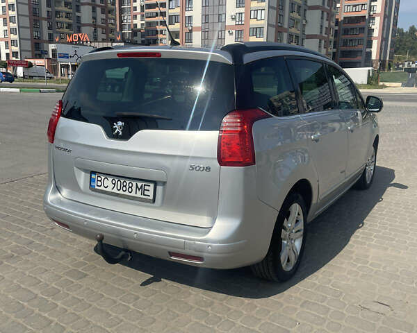 Серый Пежо 5008, объемом двигателя 2 л и пробегом 237 тыс. км за 7499 $, фото 3 на Automoto.ua