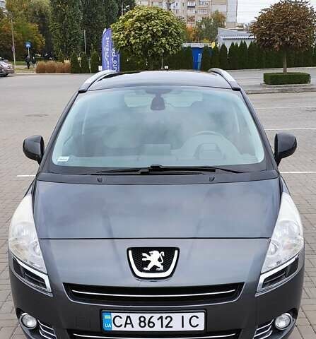 Сірий Пежо 5008, об'ємом двигуна 1.56 л та пробігом 298 тис. км за 10000 $, фото 2 на Automoto.ua