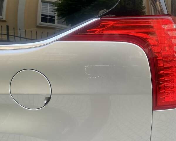 Серый Пежо 5008, объемом двигателя 2 л и пробегом 226 тыс. км за 8790 $, фото 12 на Automoto.ua