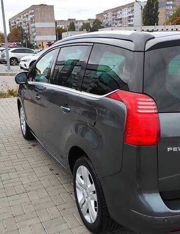 Сірий Пежо 5008, об'ємом двигуна 1.56 л та пробігом 298 тис. км за 10000 $, фото 8 на Automoto.ua