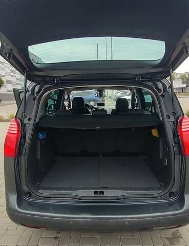 Сірий Пежо 5008, об'ємом двигуна 1.56 л та пробігом 298 тис. км за 10000 $, фото 16 на Automoto.ua