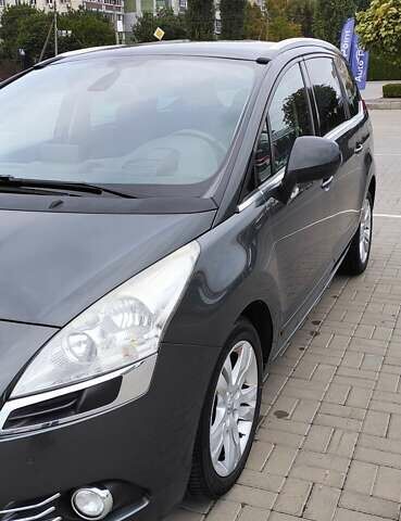 Сірий Пежо 5008, об'ємом двигуна 1.56 л та пробігом 298 тис. км за 10000 $, фото 4 на Automoto.ua