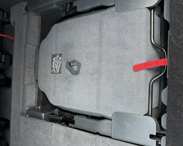 Сірий Пежо 5008, об'ємом двигуна 1.6 л та пробігом 190 тис. км за 8999 $, фото 32 на Automoto.ua