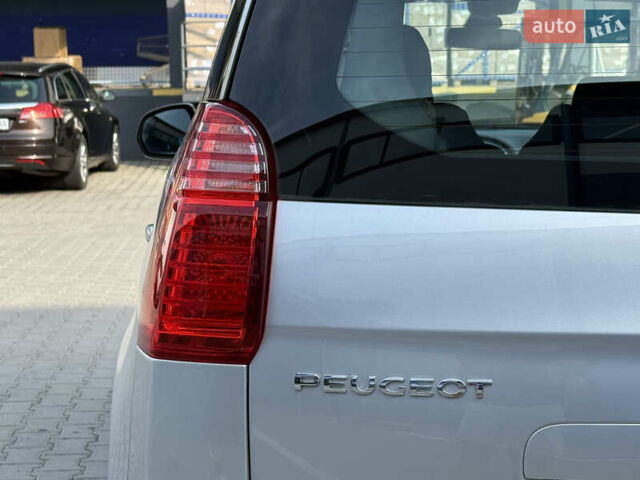 Сірий Пежо 5008, об'ємом двигуна 1.6 л та пробігом 190 тис. км за 8999 $, фото 14 на Automoto.ua