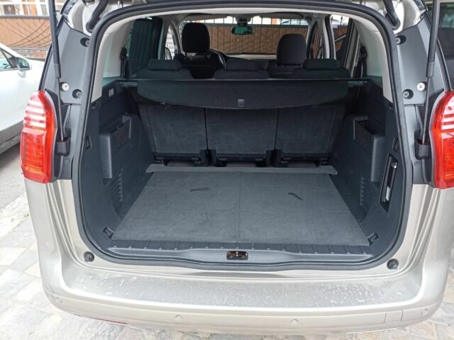 Сірий Пежо 5008, об'ємом двигуна 1.6 л та пробігом 120 тис. км за 9600 $, фото 5 на Automoto.ua