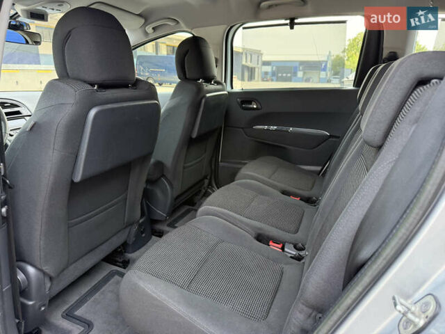 Сірий Пежо 5008, об'ємом двигуна 1.6 л та пробігом 190 тис. км за 8999 $, фото 25 на Automoto.ua