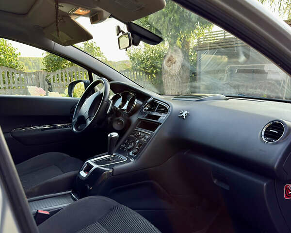 Сірий Пежо 5008, об'ємом двигуна 1.56 л та пробігом 258 тис. км за 8700 $, фото 6 на Automoto.ua