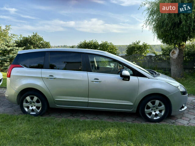 Сірий Пежо 5008, об'ємом двигуна 1.56 л та пробігом 258 тис. км за 8700 $, фото 2 на Automoto.ua