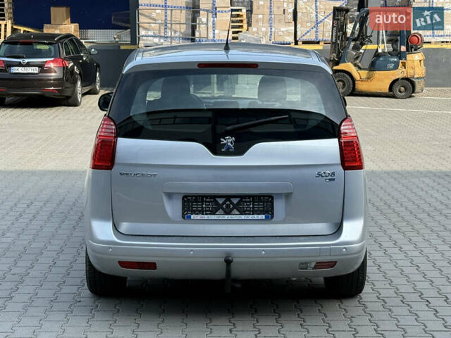 Сірий Пежо 5008, об'ємом двигуна 1.6 л та пробігом 190 тис. км за 8999 $, фото 9 на Automoto.ua