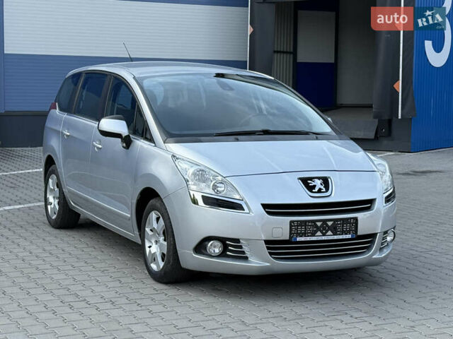 Сірий Пежо 5008, об'ємом двигуна 1.6 л та пробігом 190 тис. км за 8999 $, фото 5 на Automoto.ua