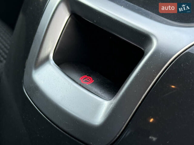 Сірий Пежо 5008, об'ємом двигуна 1.6 л та пробігом 190 тис. км за 8999 $, фото 42 на Automoto.ua