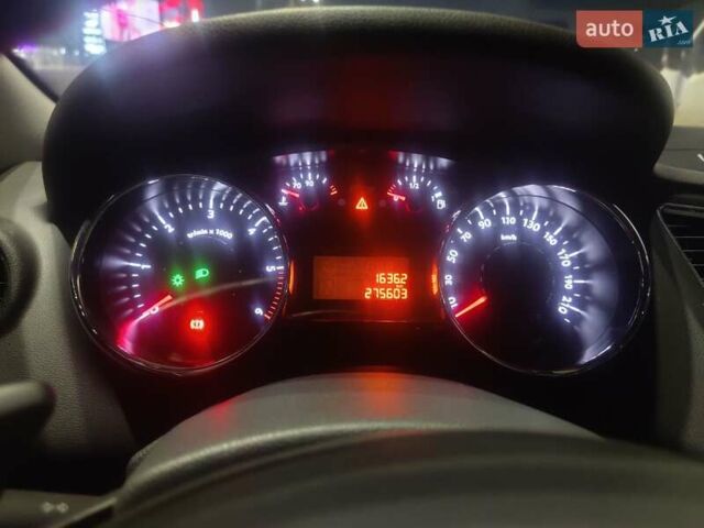 Серый Пежо 5008, объемом двигателя 1.56 л и пробегом 280 тыс. км за 7800 $, фото 6 на Automoto.ua