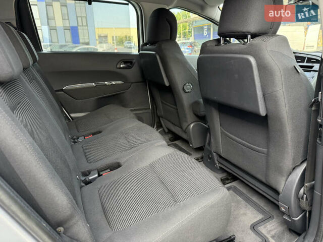 Сірий Пежо 5008, об'ємом двигуна 1.6 л та пробігом 190 тис. км за 8999 $, фото 33 на Automoto.ua